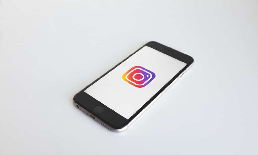 Jak dodać zaimki na Instagram?
